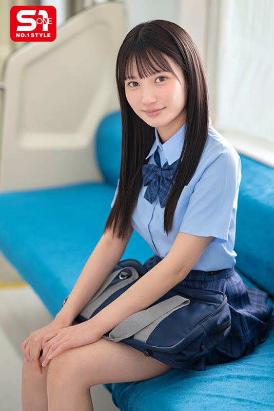 澄み切った透明感の清楚な純真少女をめっちゃくちゃに痴●したい！我慢できずこっそり痴●したら…まさかの俺の粘着テクの虜に。 榊原萌